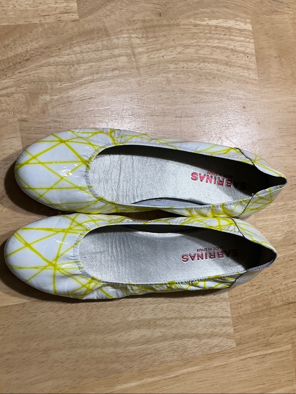 Women’s White Ballet Flats with Yellow Geometric Print